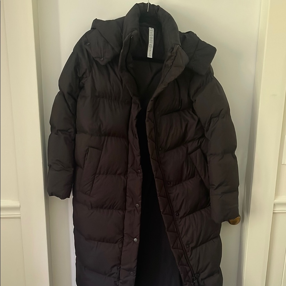 lululemon athletica Long Puffer Coat in Black